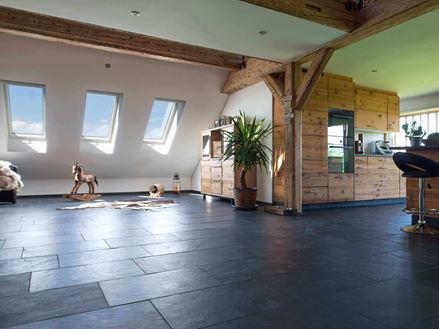 Oud houdt van nieuw - en hout en leisteen creëren het WOW-effect!