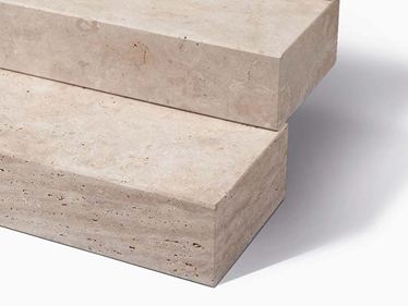 Muurblokken travertin medium op maat gezaagd