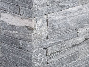 Muurbekleding Gneiss Urban Grey Line Rustic op maat gezaagd