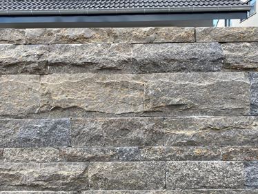 Muurbekleding Kalksteen Frnkiaanse schelpkalk Zicht op de muur