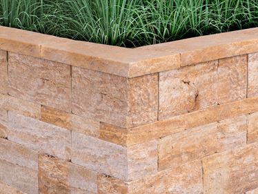 Muurbekleding Travertin Goud Rustiek met gras