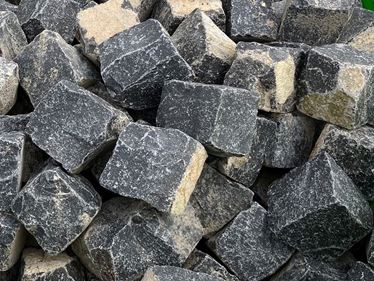 Uitsnede_straatsteen_basalt_bigbag_Sombra