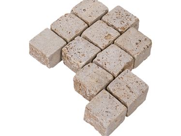 Bestrating Travertin Noce blootgelegd