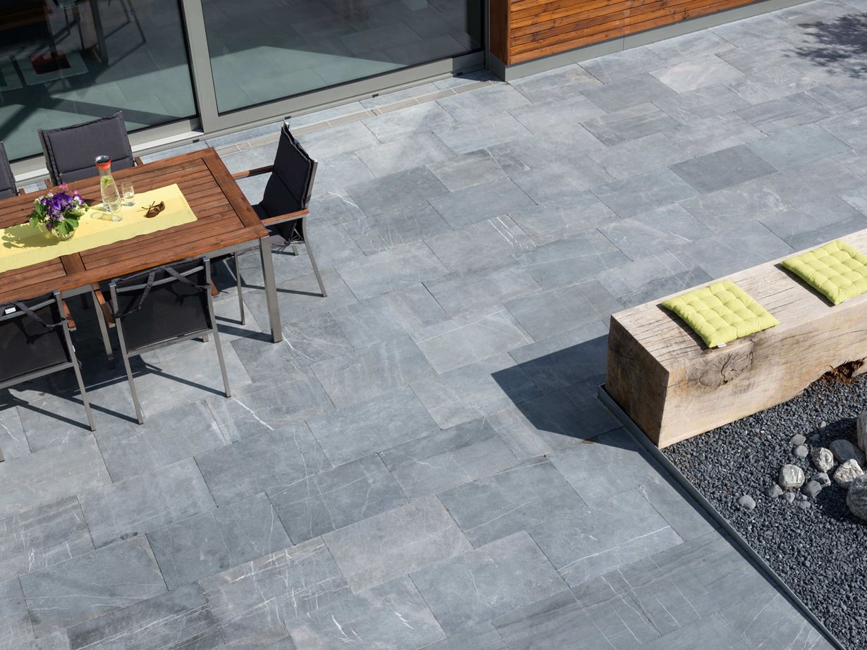 Uniek natuurproduct: arduinen platen Vogelvlucht van het terras van Hardsteen Azur