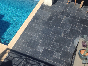 Afyon Donkere marmeren plaat met zwembad