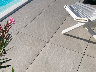 Canyon Peal Oleander en stoel bij het zwembad gallery beeld 1 meer optie