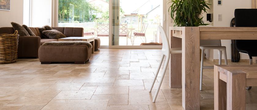 4_ID1211_Travertin-Medium-interior-pt-4 tegels Koptekst