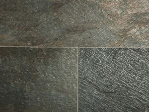 Metallisch-schimmernde Inklusionen im Quarzit Deoli groene kwartsiettegel met insluitsels