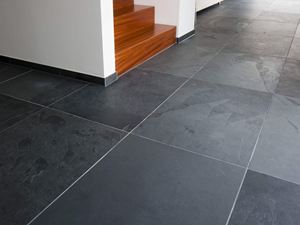 Klantenfoto:Mustang tegels, gelegd in de trap/hal