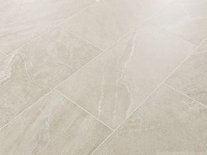 Elegant kleurenspel met tekeningen van natuursteen Close-up van Canyon Gold keramische tegels met leisteeneffect