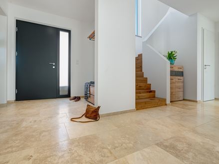 Entree met Ivory Classic travertin