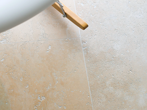 Travertin tegels Medium Line Bij Galerie 1