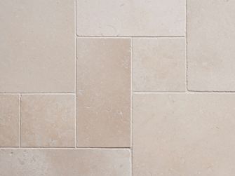 Cleopatra Licht kalkstenen tegels vooraanzicht