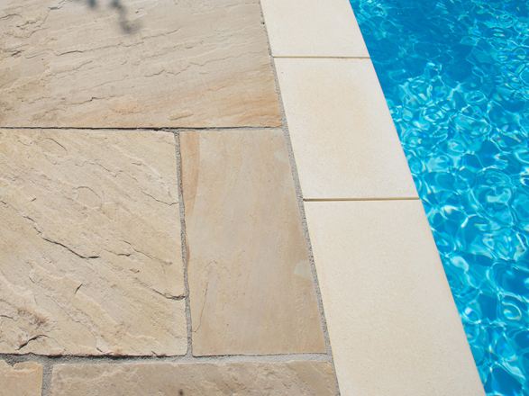 Gele Mint zandsteen met zwembad en rand