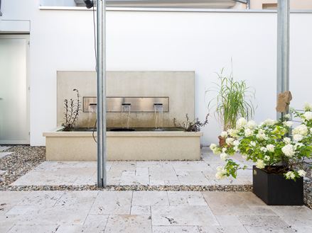 Waterpartijen op het travertijn terras