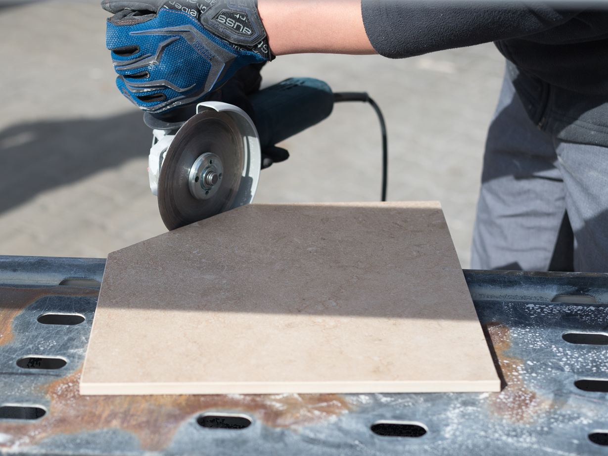 Zagen van fijn materiaal js 7