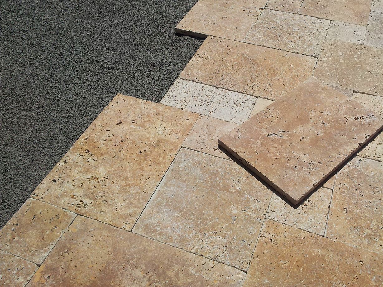 travertin platen leggen noce 02